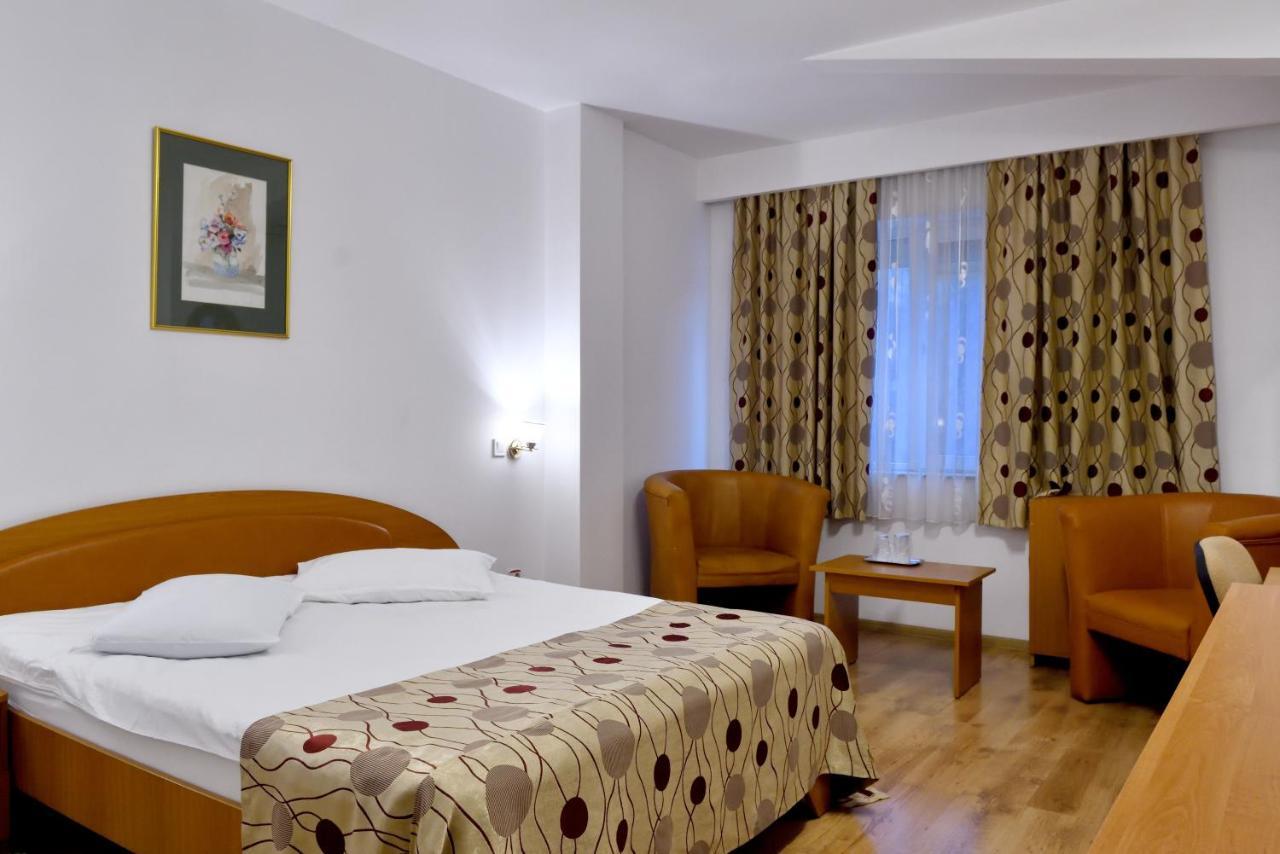 Hotel Select Tulcea Extérieur photo