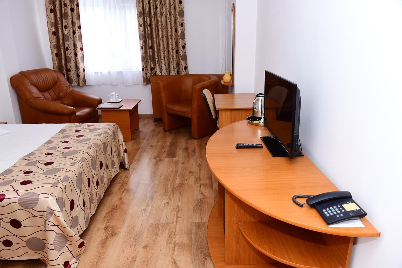 Hotel Select Tulcea Extérieur photo