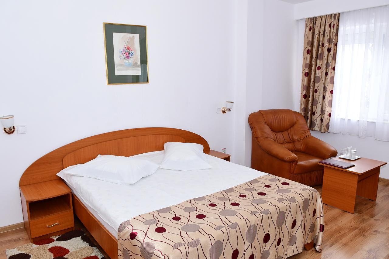 Hotel Select Tulcea Extérieur photo